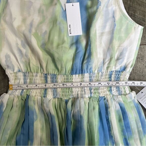 BTFL-Life Tie Dye Pleated Chiffon Dress Blue Green White NWT Size Large - Picture 10 of 13
